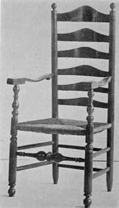 Photo in black and white of a Pennsylvania Chair, dated back to the 18th century.