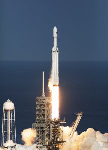 Falcon Heavy's lift off