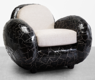 Maarten Baas expose la collection Carapace à la Carpenters Workshop Gallery - un fauteuil bulbeux