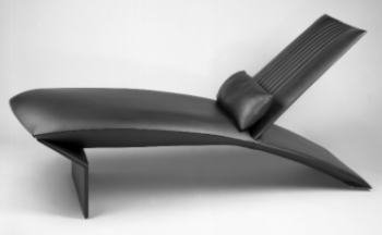 Ke-Zu Chaise Longue - In 1989, Jackson entered the mass-produced contract furniture market with the Ke-zu seating collection, which started with an "angular" chaise longue.