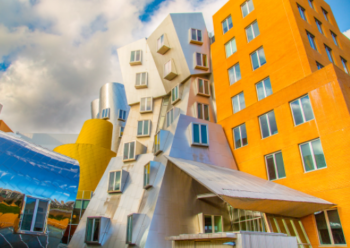 Il Centro Ray e Maria Stata, (MIT) a Cambridge, Frank Gehry, riflette gli ideali di Jacques Derrida
