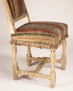 Dettaglio della sedia laterale (una coppia) in Stile Luigi XIII.
