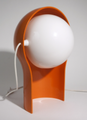 Lampe de table Eclisse par Vico Magistretti pour Artemide. Conçu par Magistretti en 1967.