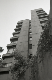 Milan, maison-tour sur la piazzale Aquileia 8, 1964-1965.
