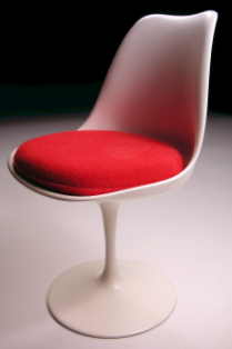 Tulip chair and seat cushion, designed 1956, Brooklyn Museum.