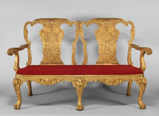 Um sofá provavelmente fabricado por Benjamin Goodison, característico do Palladianismo. 