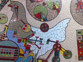 Mosaico de Eduardo Paolozzi (detalhe).