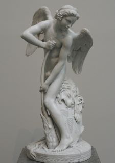 Cupido che fa l'inchino dalla clava di Ercole
