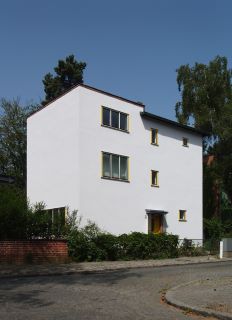 Moradia, (Waldsiedlung Onkel toms Hütte), Berlim 1926 - 1932. Arquiteto/designer: Bruno Taut ( 1880 - 1938 )

