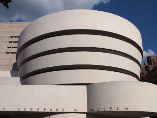 Arquitetura Moderna - O Museu Guggenheim (Nova York, EUA 2012), construído pela Fundação Solomon R. Guggenheim em 1939. 
