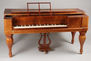 Mahoniehouten Biedermeier tafelpiano-1820,1850 