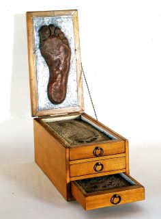 Jasper Johns, Memory Piece (Frank O'Hara), 1961-1970
Madeira, chumbo, latão, borracha, areia e metal esculpido