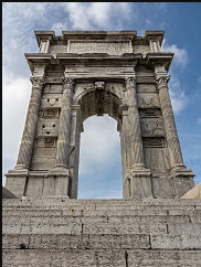 El Arco de Trajano, Ancona, Italia.