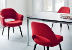 La collection de sièges Knoll comprend des chaises de salle à manger modernes du milieu du siècle.