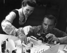 Charles e Ray Eames, mentre lavorano a un progetto.