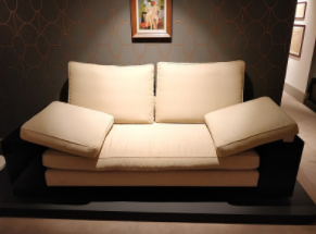 Canapé conçu par Eileen Gray. Dans le Berardo - Museu Arte Deco à Lisbonne.