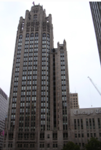 Chicago Tribune Building, progettato da Hood. 