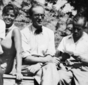 Les créateurs Le Corbusier, Charlotte Perriand et Pierre Jeanneret : Une photo candide du trio.