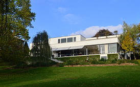 Villa Tugendhat, por Mies Van der Rohe.
