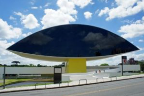 Museo Oscar Niemeyer, Curitiba, Brasil.