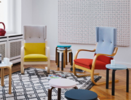 Sillón Aalto 401, foto adicional de las sillas colocadas en una sala de estar.