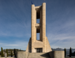 "Monumento ai caduti".