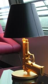 Lámpara de pistola de Philippe Starck.