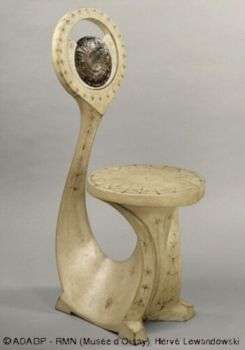 Carlo Bugatti, Chair, 1902 : An abstract light colored seat. 