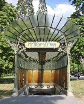 Entrance to the Porte Dauphine metro station, 1898-1905: photo of a peculiar metro station entrance. 