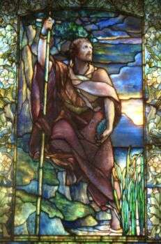 Giovanni Battista nella chiesa di Arlington Street a Boston: Una vetrata con un uomo che guarda a destra. 