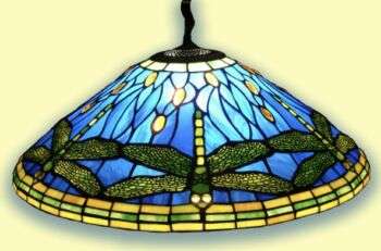 Pendant Dragonfly - by Louis Comfort Tiffany (50 cm diameter, 20 cm hight, about 400 glass pieces): A multicolored glass lampshade. 
