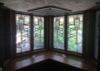 Robie House, Chicago, Illinois - designed by Frank Lloyd Wright: Photo of the stained-glass windows. 