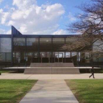 S. R. Crown Hall by Mies Van Der Rohe in Chicago: photo of the structure from the road.